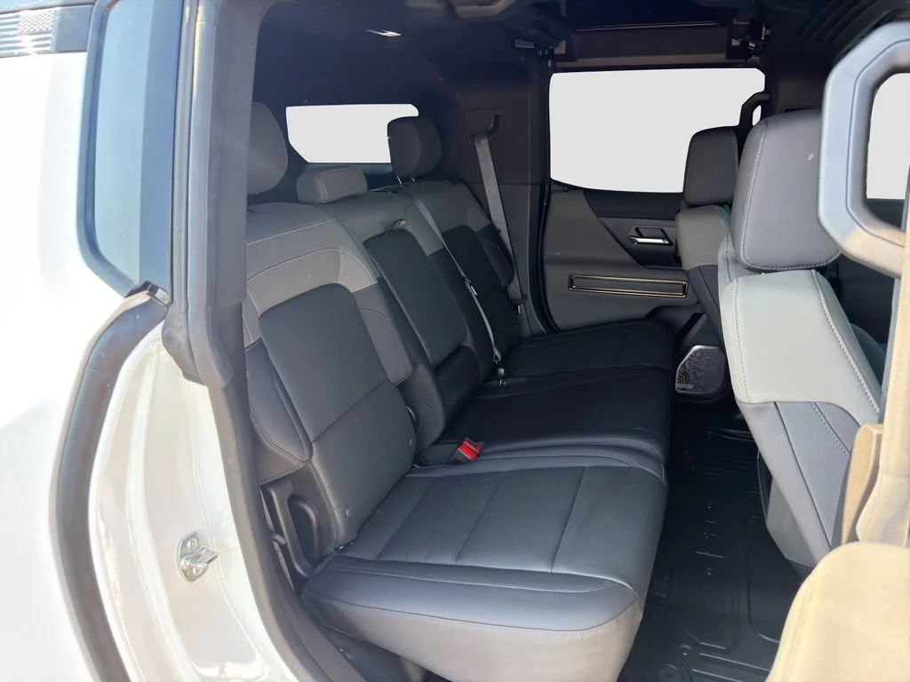 2025 GMC HUMMER EV 2X - Photo 30