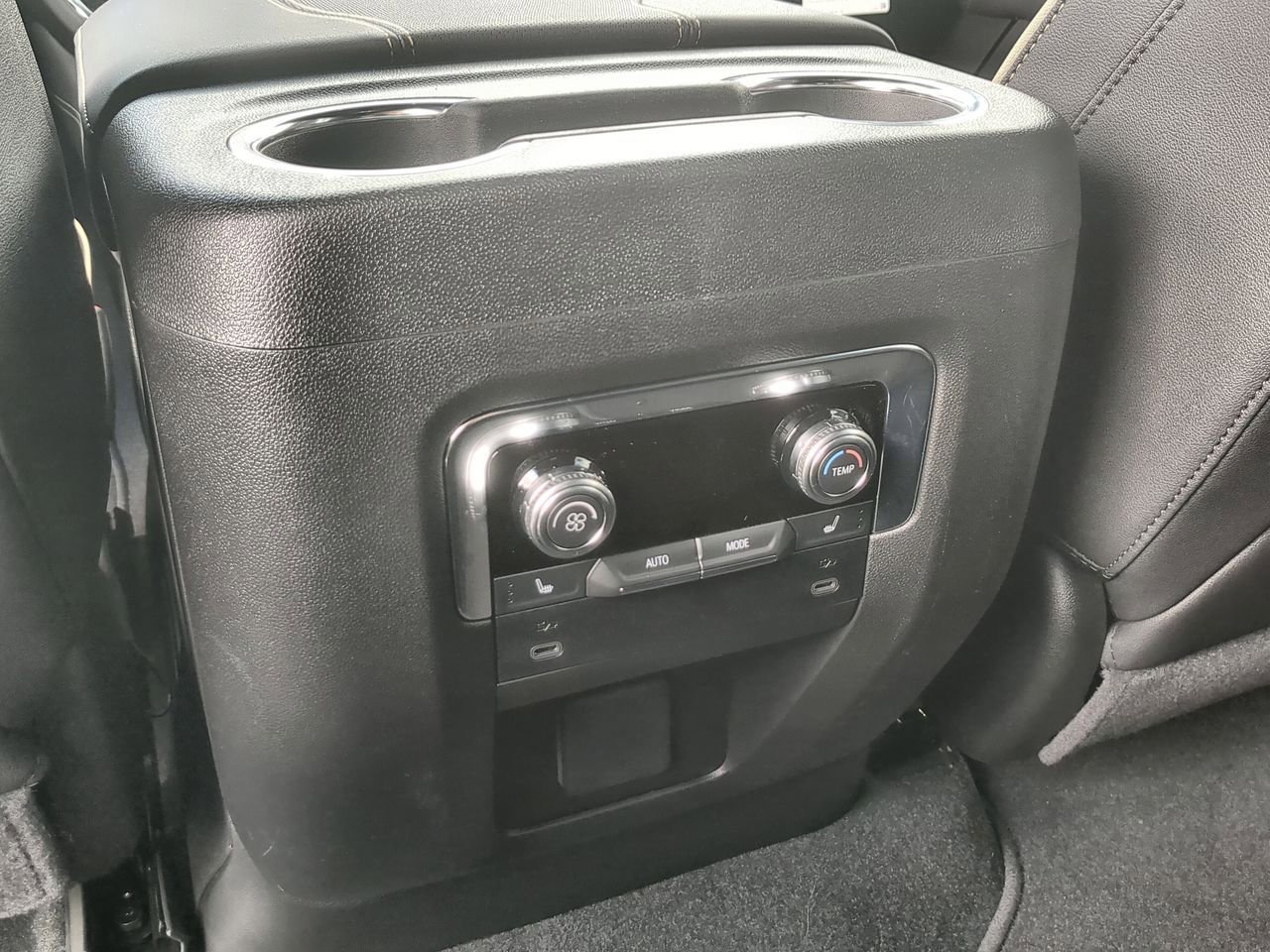 New 2026 Sterling Metallic GMC Elevation image 21