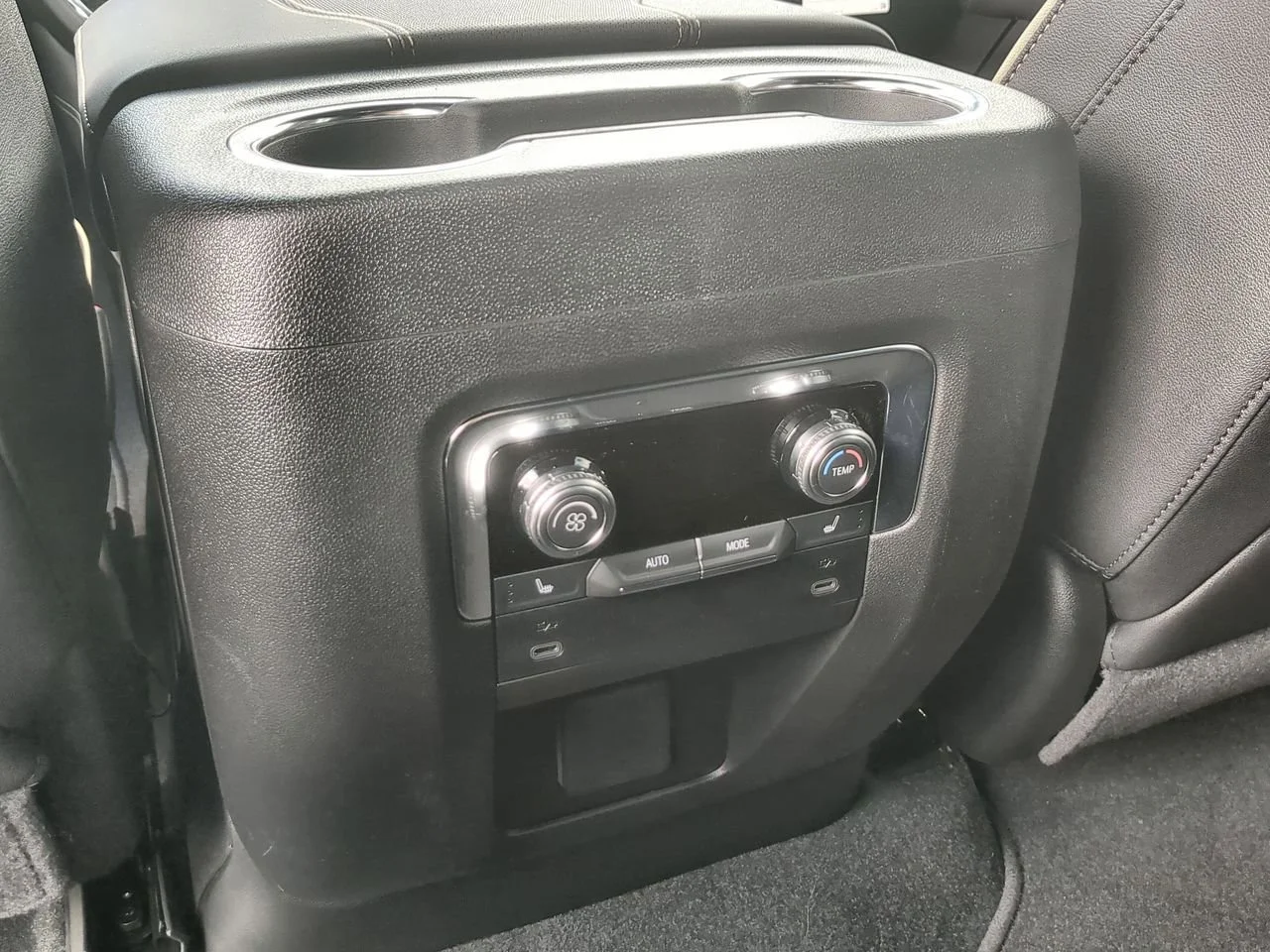New 2026 Sterling Metallic GMC Elevation image 21