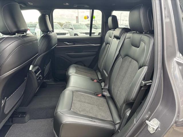 New 2026 Baltic Gray Metallic Clear-Coat Exterior Paint Jeep Laredo image 7
