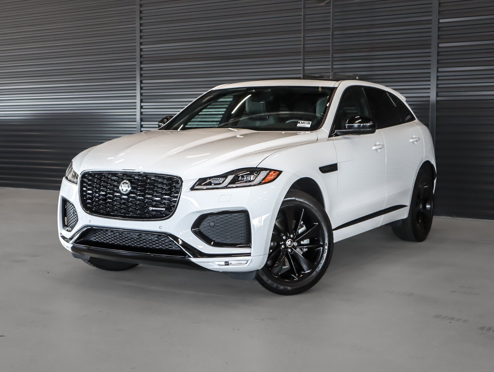 2024 Jaguar F-PACE P250 R-Dynamic S's photo