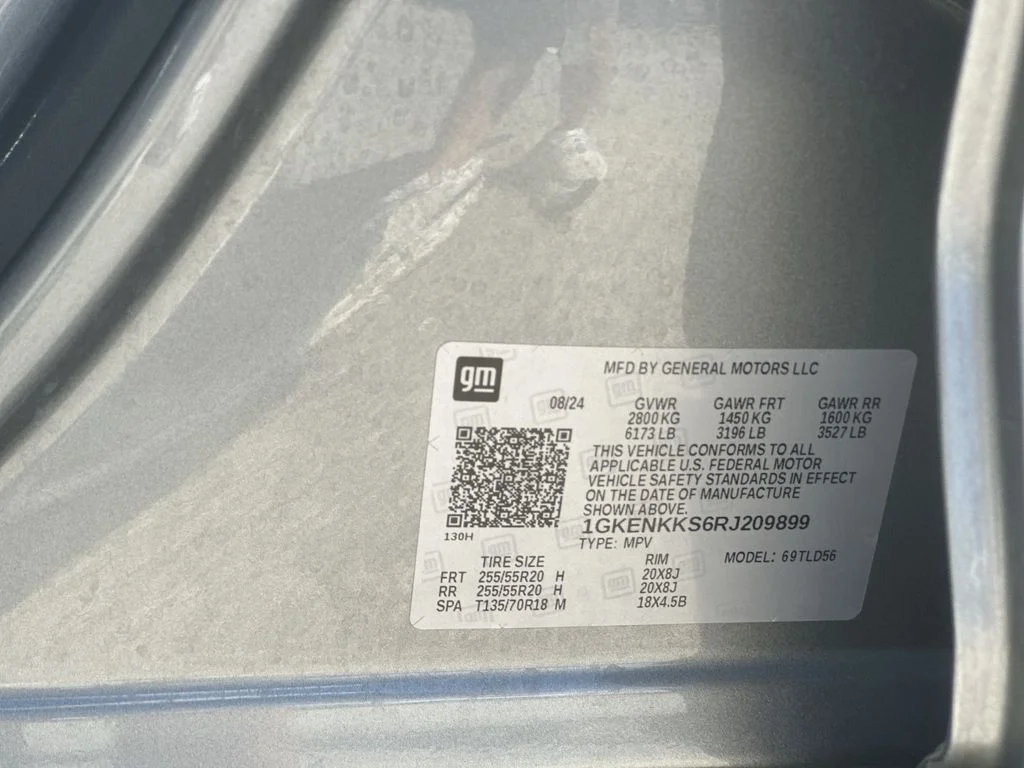 Certified Used 2024 Sterling Metallic GMC FWD Elevation image 33
