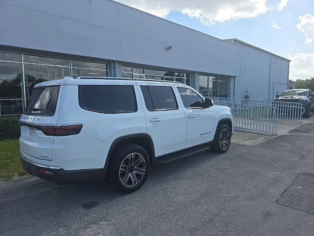 Certified Used 2022 Bright White Clearcoat Jeep Series III image 8