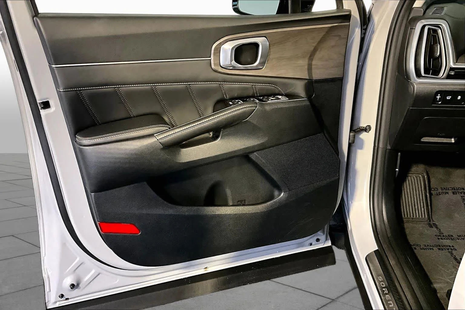 Used 2024 Wolf Gray Kia X-Line SX image 22