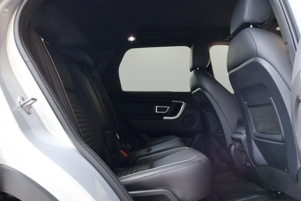 Used 2017 Indus Silver Metallic Land Rover HSE image 16