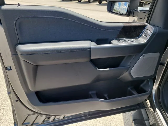 New 2026 Gray Metallic Ford Lariat image 17