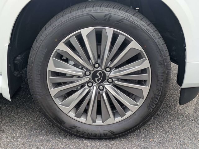 New 2026 RADIANT WHITE INFINITI Luxe 2WD image 11
