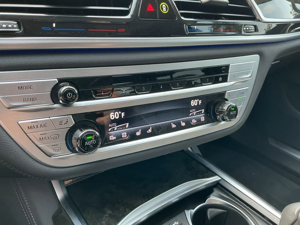 2022 BMW 7 Series 750i - Photo 19
