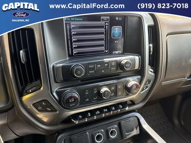 Used 2015  Chevrolet LTZ image 26