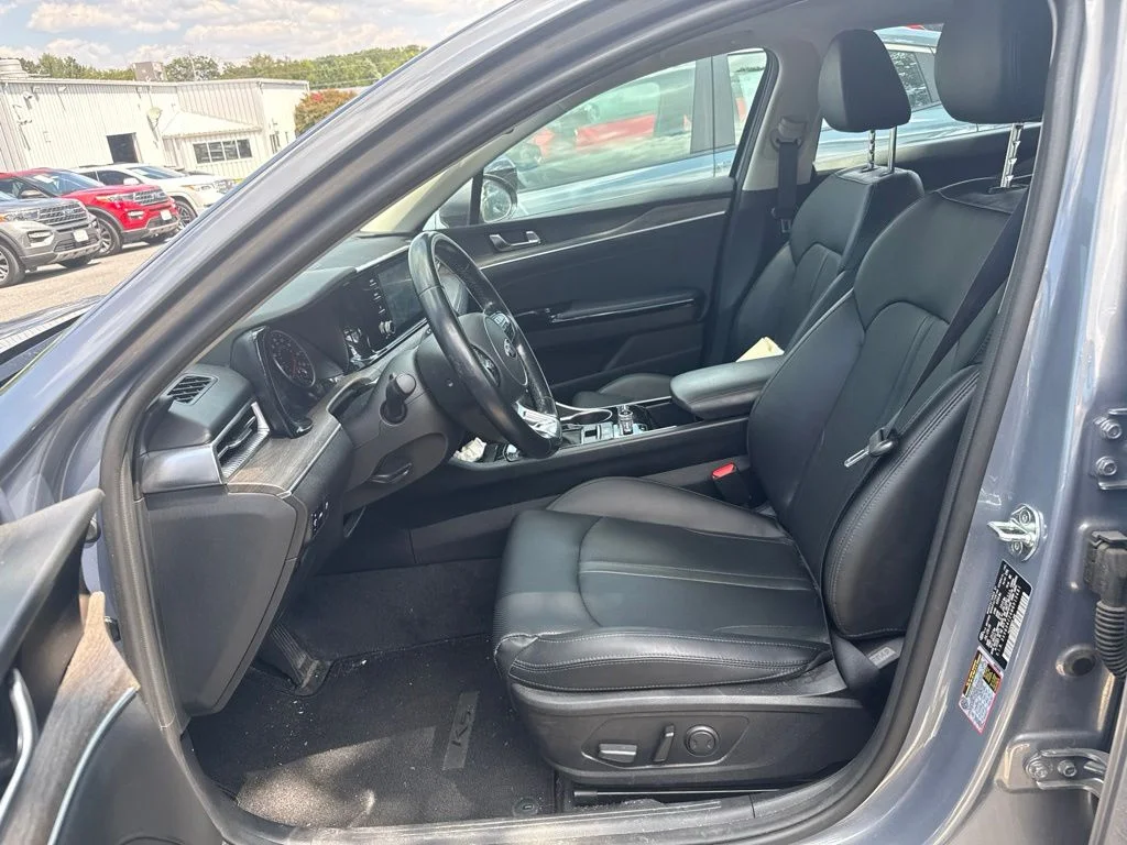 Used 2021 Silver Kia EX image 5
