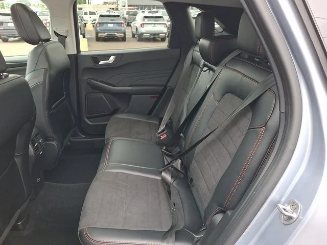 Used 2022 Blue Ford SEL image 10