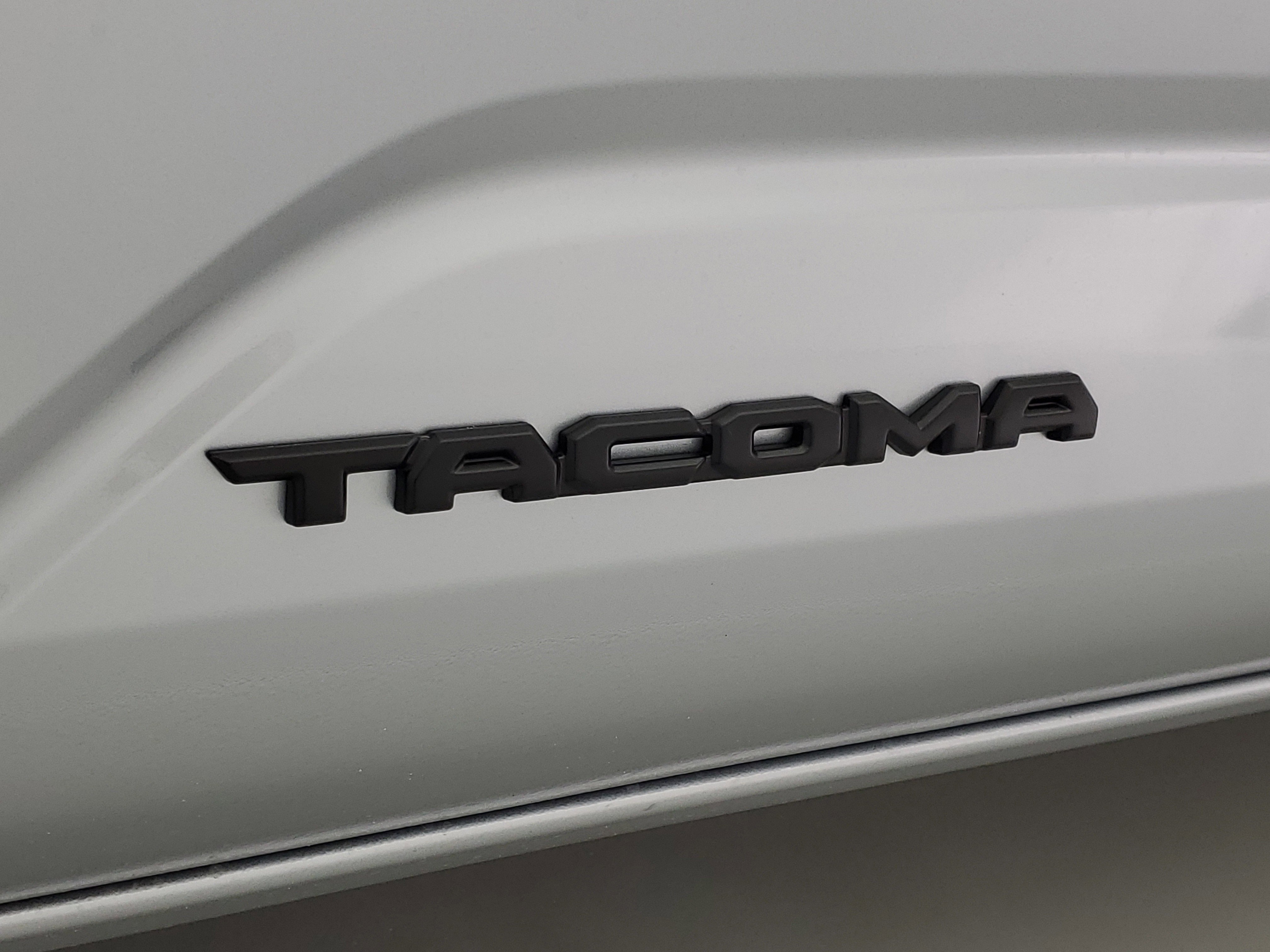 2026 Toyota Tacoma SR5 - Photo 8