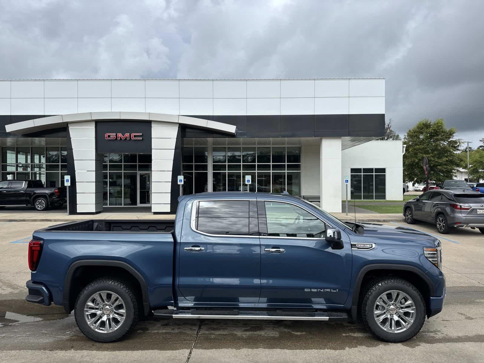 2026 GMC Sierra 4WD Crew Cab Short Box Denali's photo