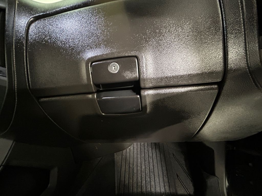 Used 2018  Chevrolet LTZ image 24