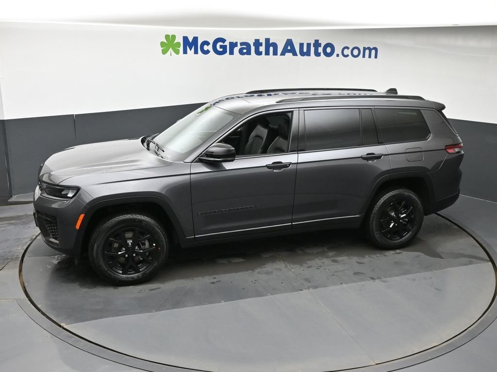 New 2026 Baltic Gray Metallic Clear-Coat Exterior Paint Jeep Altitude image 25