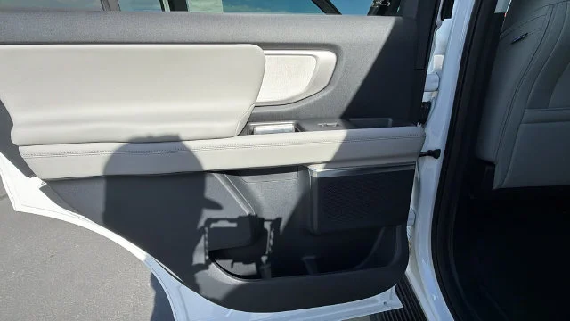New 2027 Star White Metallic Tri-Coat Ford Active image 14