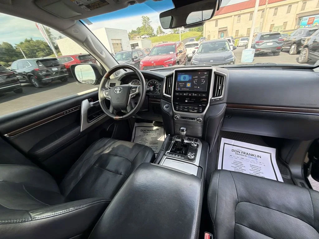 Used 2016 Black Toyota  image 10