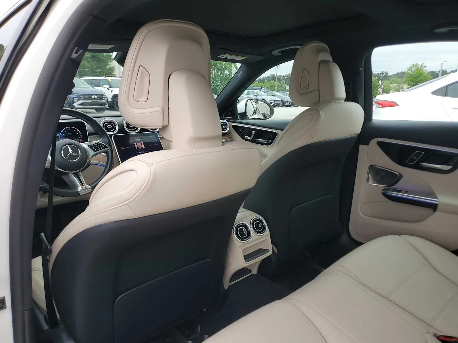 Used 2023 Polar White Mercedes-Benz C 300 image 8