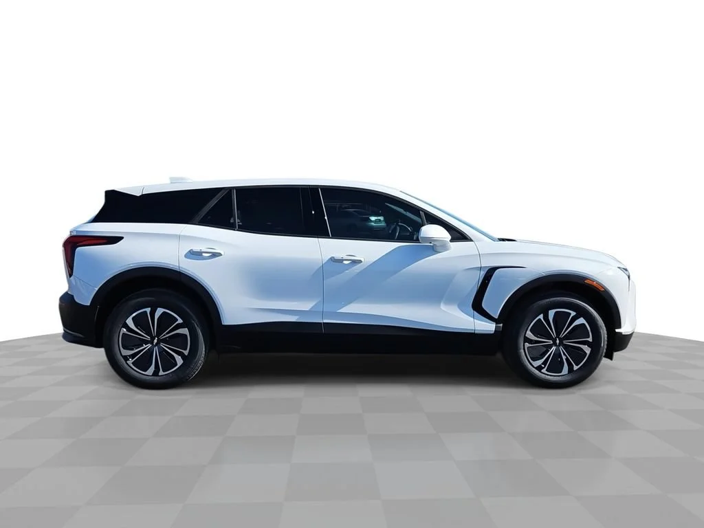 New 2026 Summit White Chevrolet LT image 9