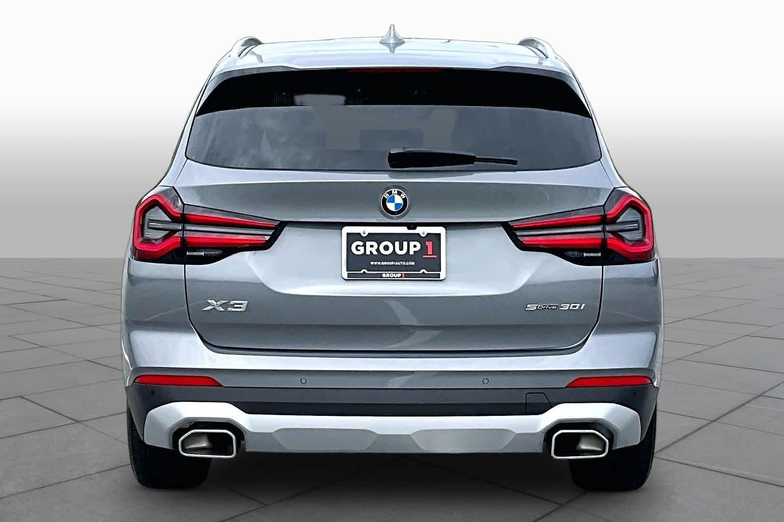 Used 2024 Skyscraper Grey Metallic BMW sDrive30i image 5