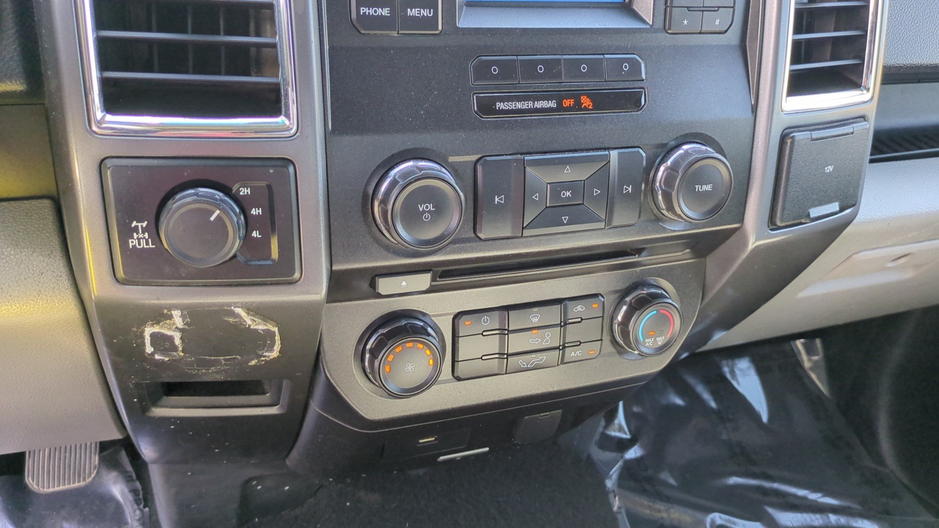 Used 2017 Ehite Ford XL image 22