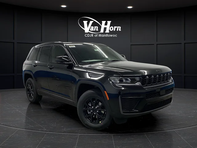 New 2026 Diamond Black Crystal Pearl-Coat Exterior Paint Jeep Altitude image 1