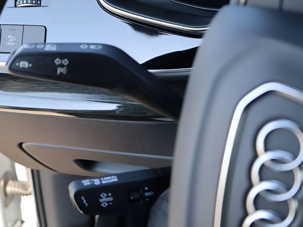 Used 2025  Audi 55 Premium Plus image 35