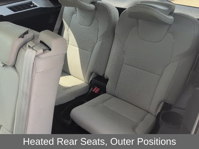 Used 2019 White Volvo T6 Momentum image 13