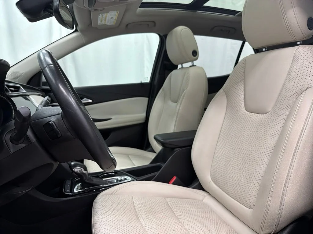 Used 2020 White Buick Essence image 15