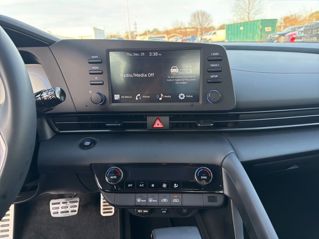 2025 Hyundai Elantra SEL - Photo 17