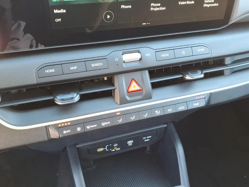 2025 Kia K4 LXS - Photo 14