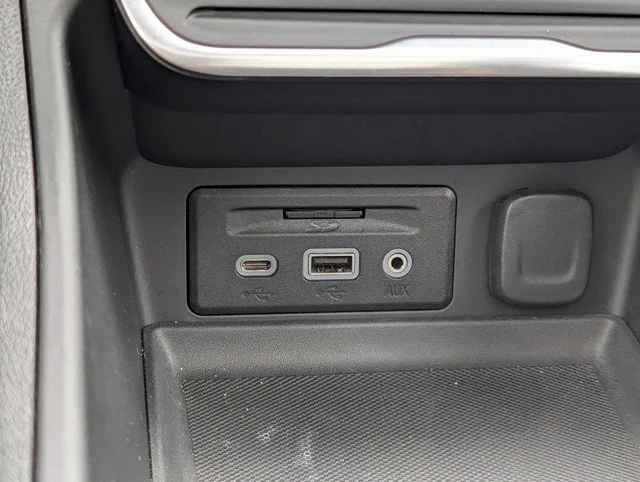 Used 2018 Quartz GMC Denali image 24