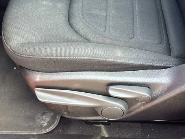 Used 2020 Red Jeep Latitude image 27