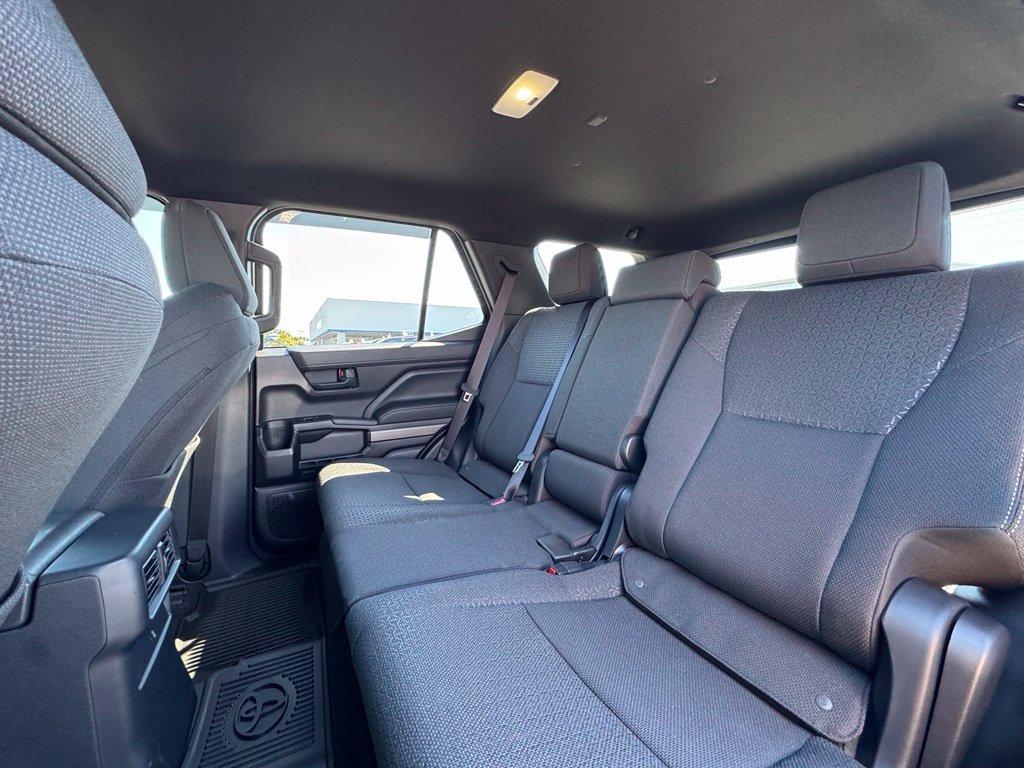 Used 2025  Toyota SR5 image 20
