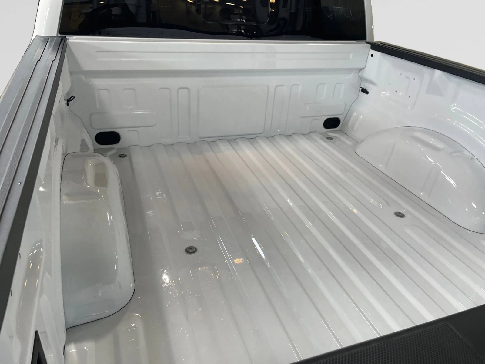 New 2026 Oxford White Ford XLT image 10