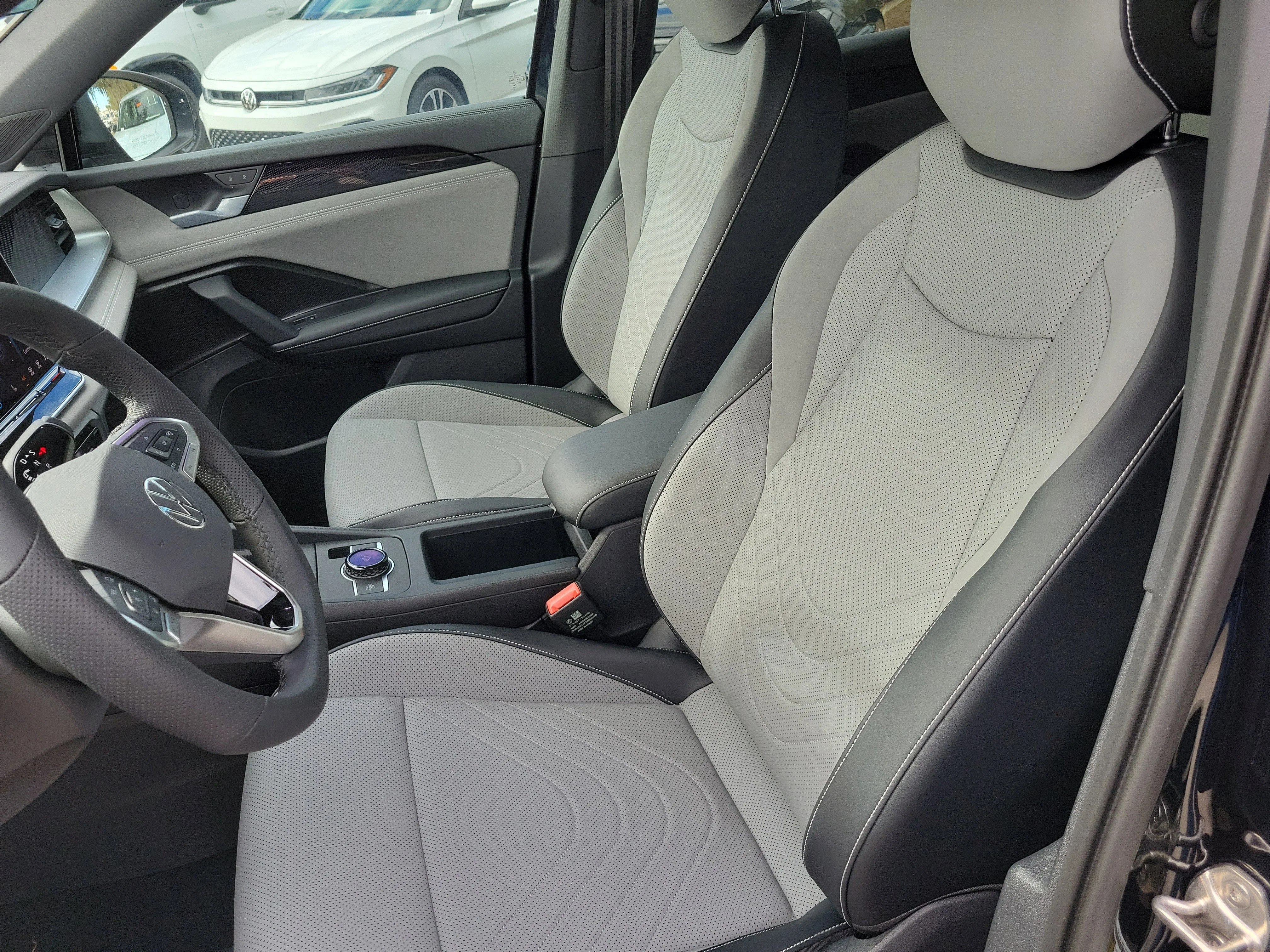 2026 Volkswagen Tiguan SE R-LINE BLACK - Photo 19