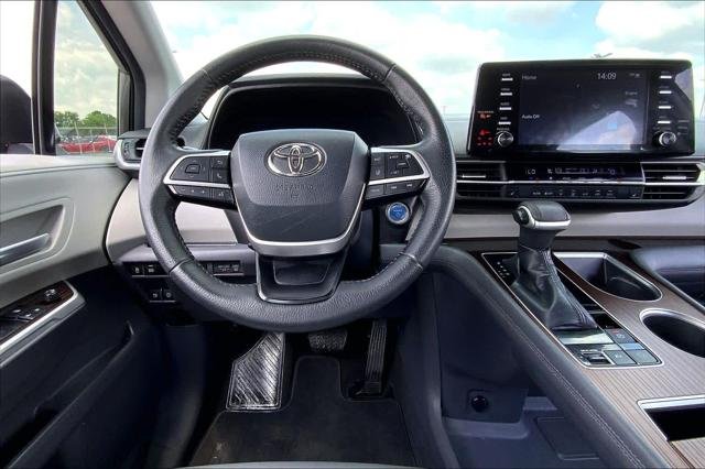 Certified Pre-Owned 2022 Toyota SIENNA XLE