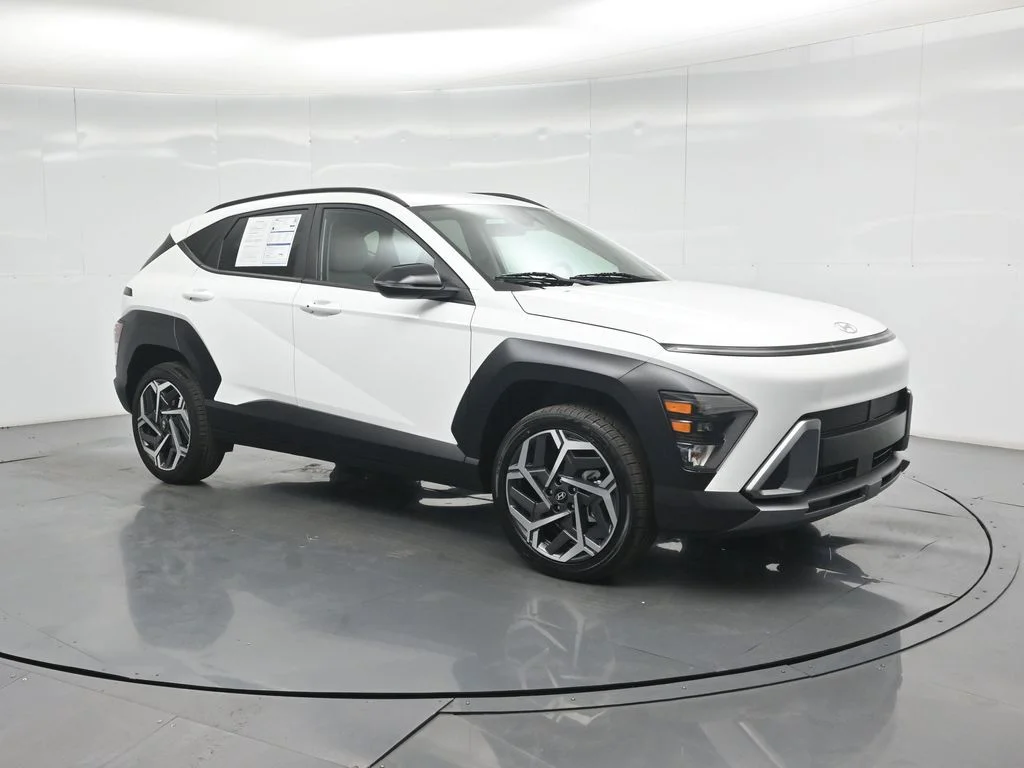 Used 2026 White Hyundai SEL Premium image 48