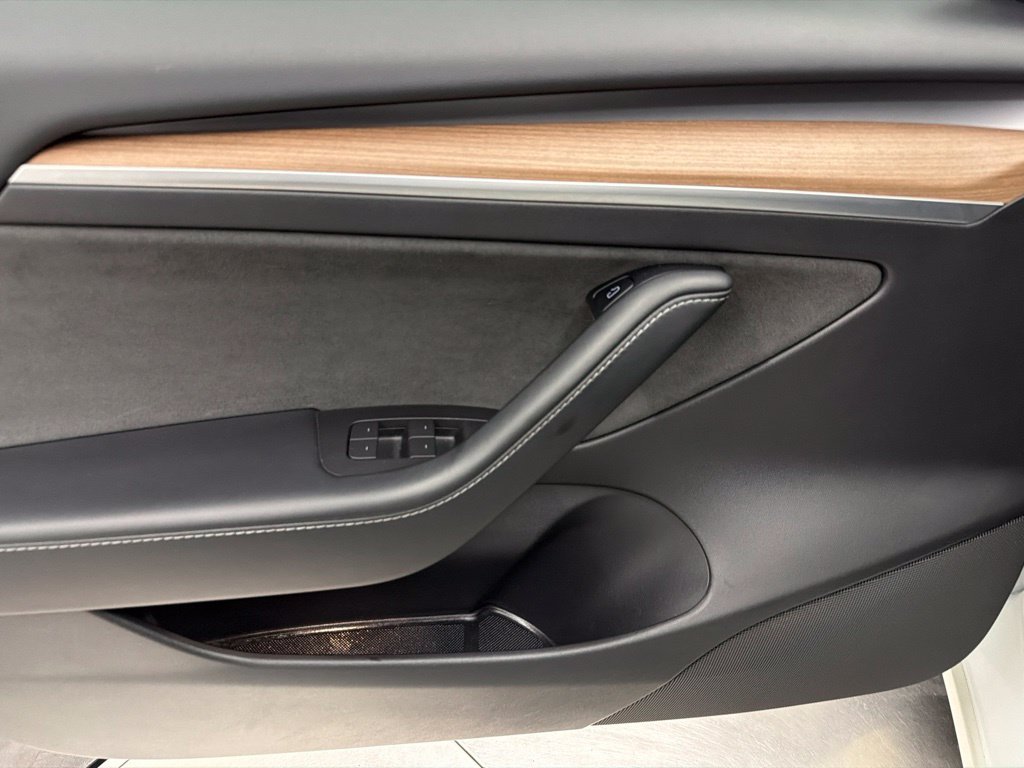 Used 2021 White Tesla Long Range image 15
