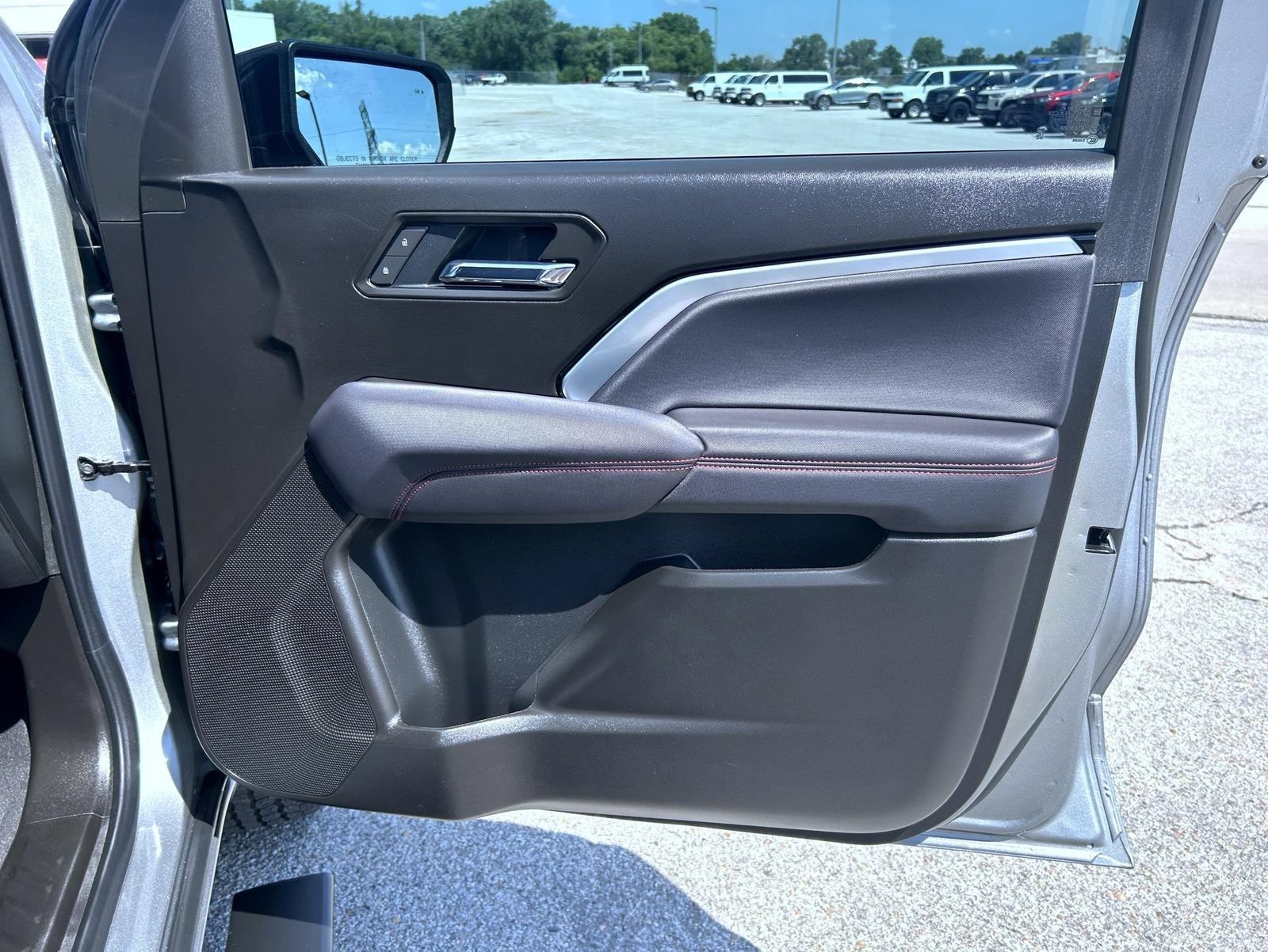 2025 Chevrolet Colorado Z71 - Photo 16