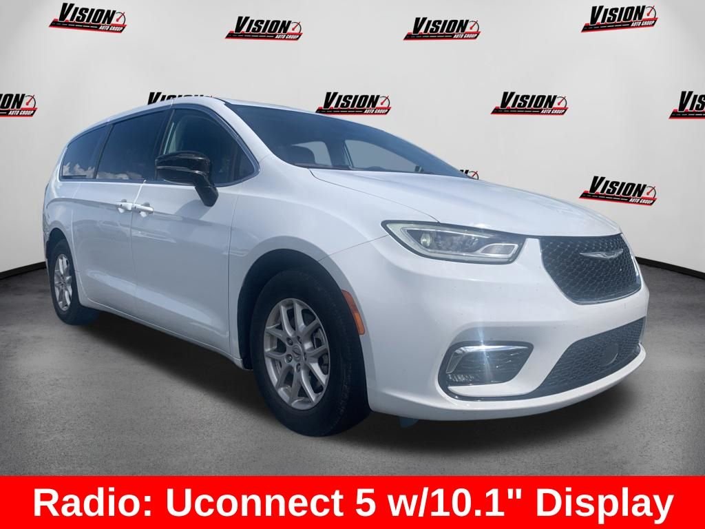 Used 2024 White Chrysler Touring L image 7