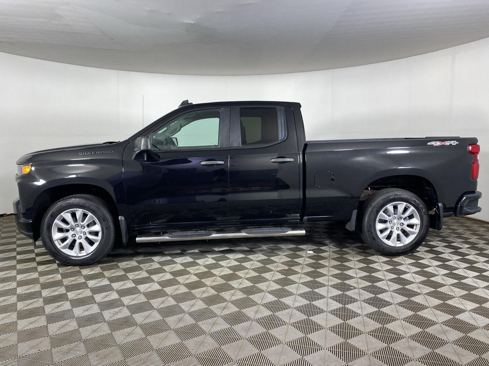 Used 2019 Black Chevrolet Custom image 4