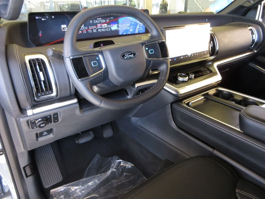 New 2026 Glacier Gray Metallic Tri-Coat Ford Platinum image 14