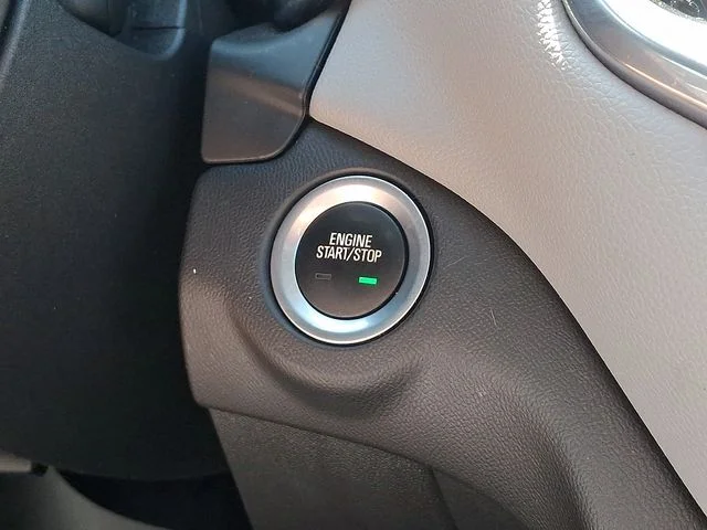 Used 2020 Summit White Chevrolet LS image 24