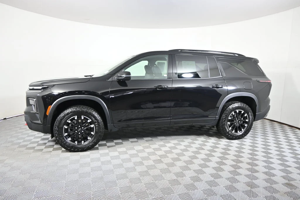 Used 2025 Chevrolet Traverse Z71 with VIN 1GNEVJRS4SJ222613 for sale in Forest Lake, Minnesota
