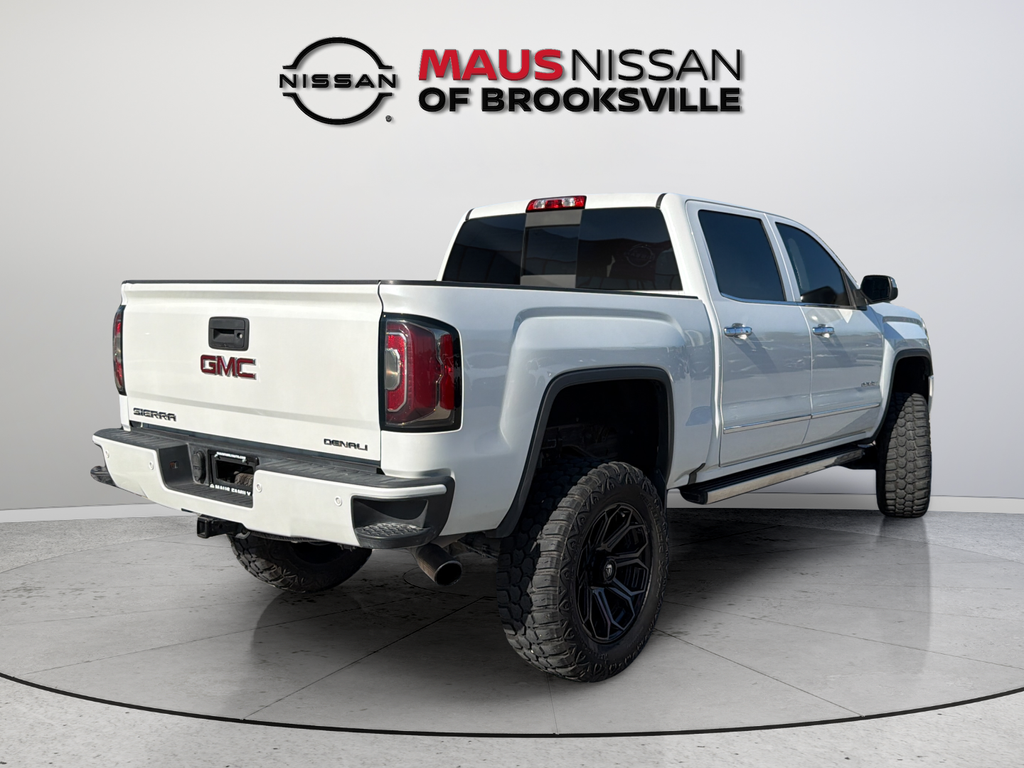 Used 2017 White GMC Denali image 10