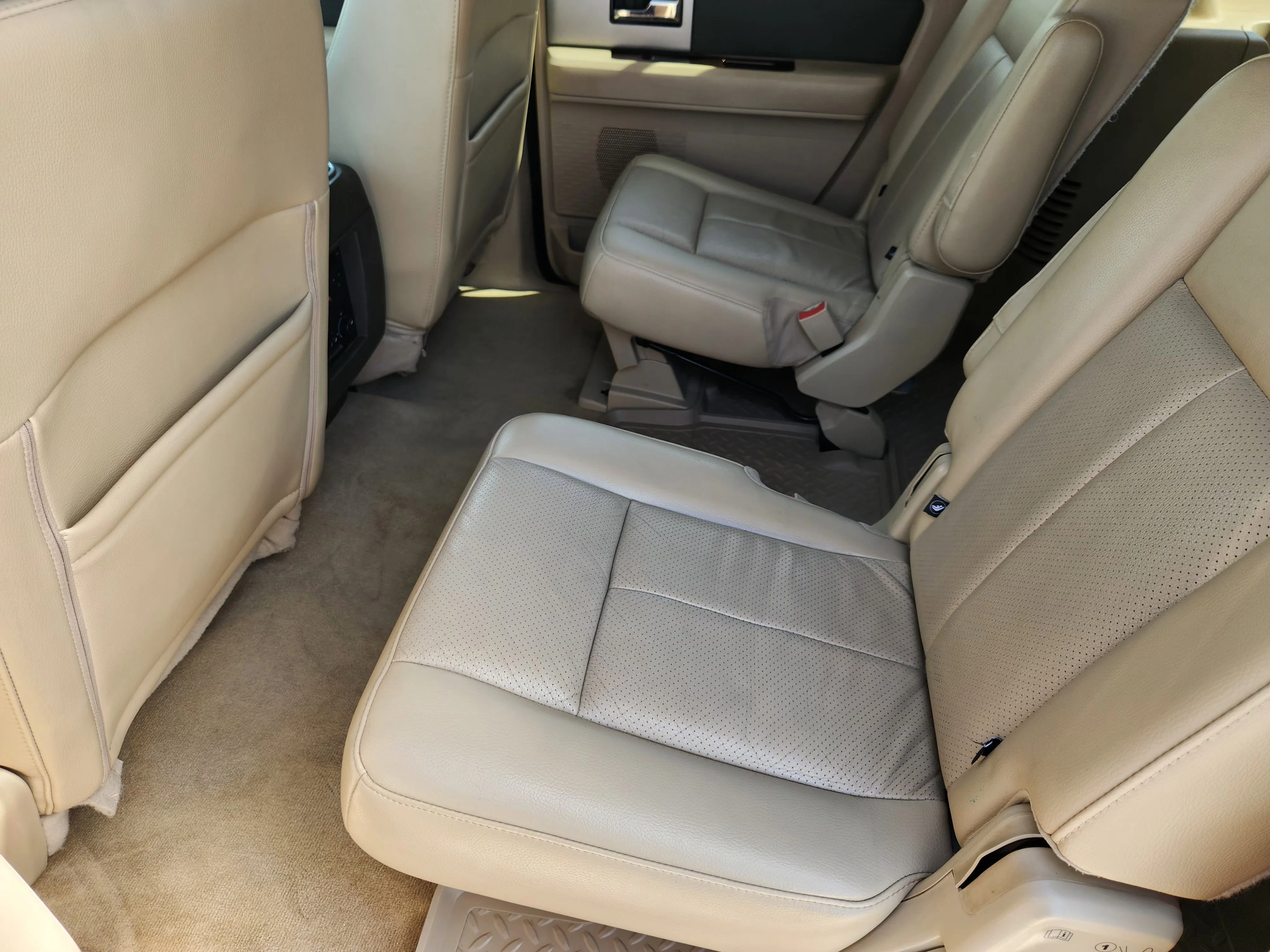 Used 2013 Blue Ford XLT image 30