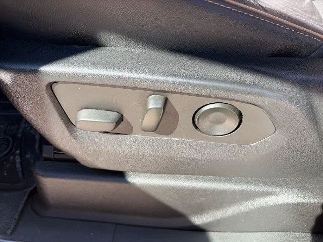 Used 2022 Red GMC AT4 image 15