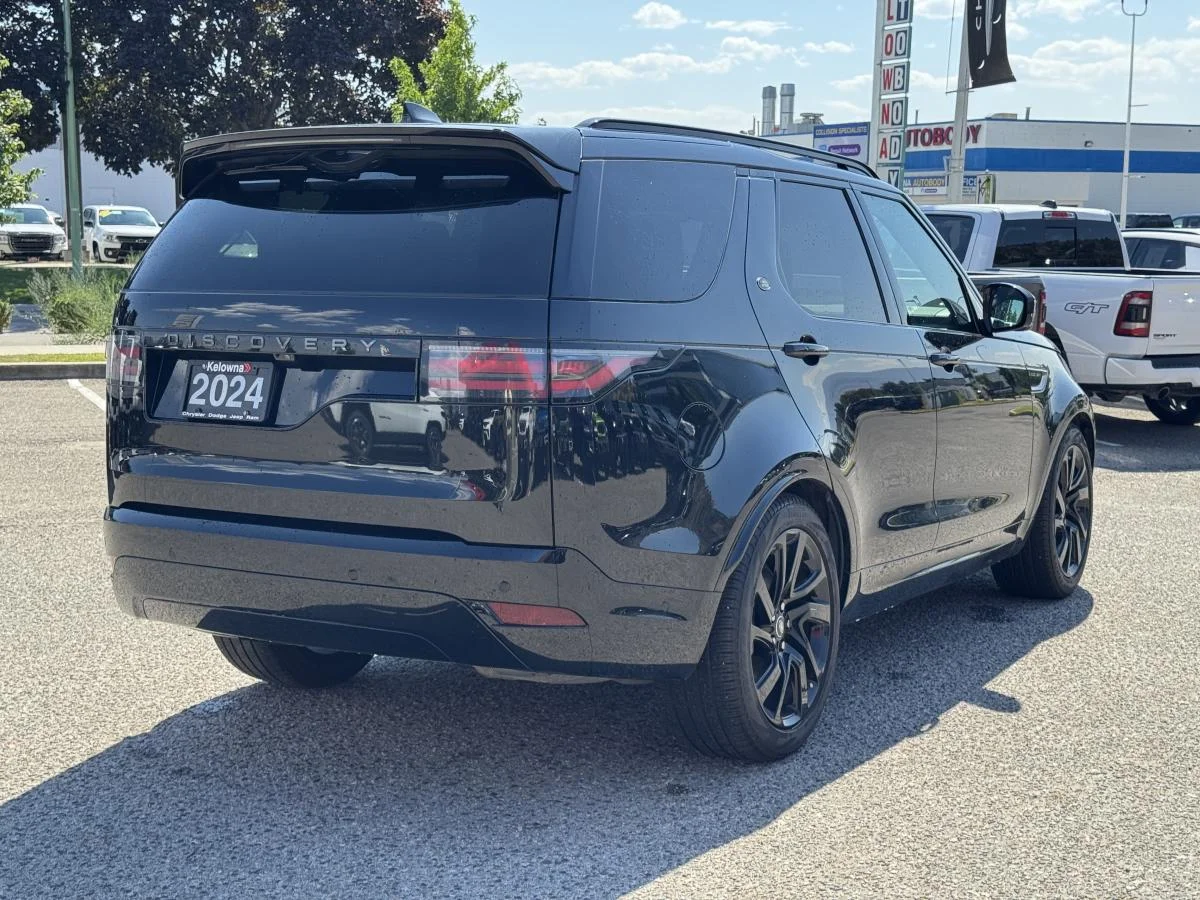 Used 2024 Black Land Rover Dynamic Se image 6