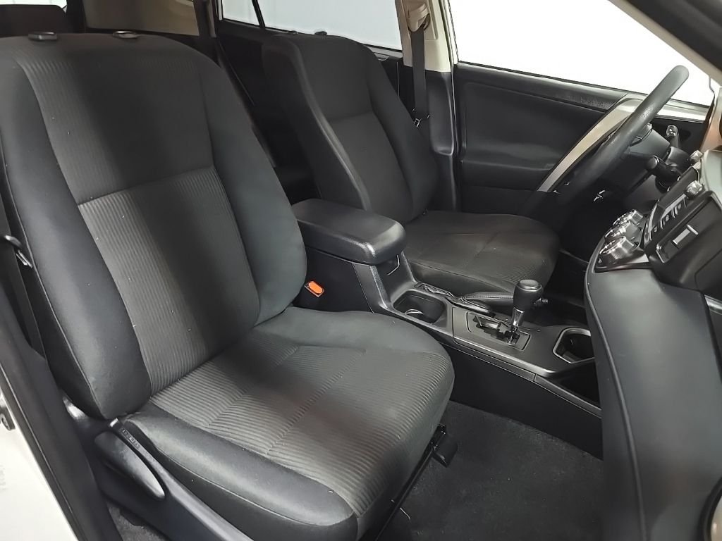 Used 2017 White Toyota LE image 14
